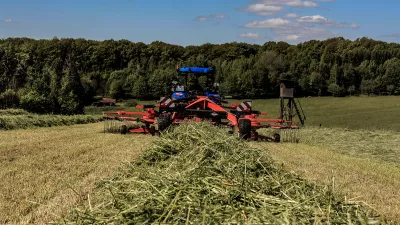 Passion for Bales - Mowing and crop collection